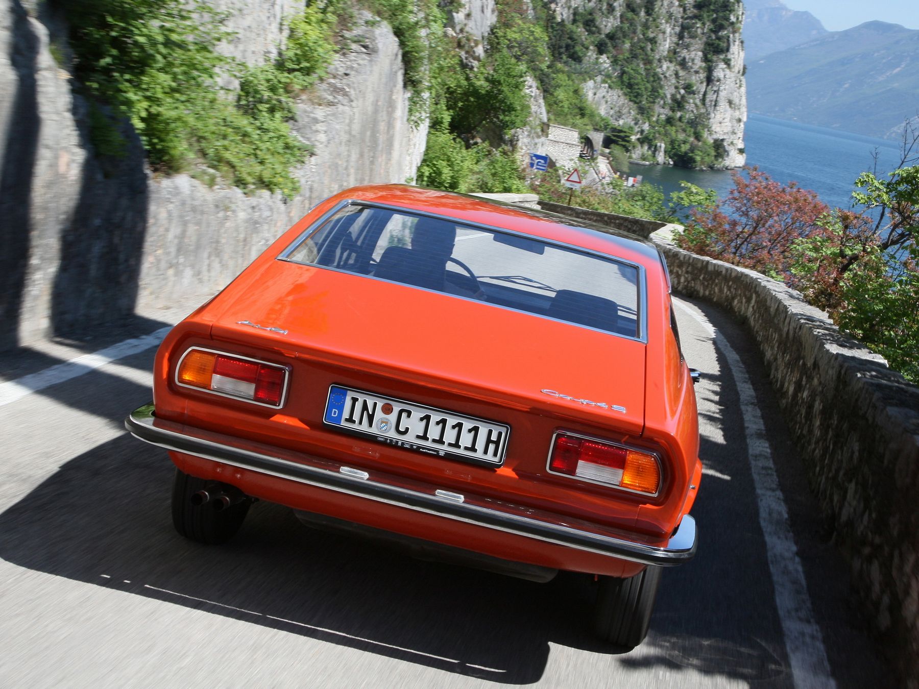 Audi 100 coupe 1.9 MT gasoline 112 hp fwd type of drive 1 generation (1969 - 197