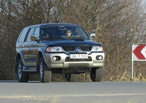 מיצובישי פאג'רו ספורט ‏2004. מרכב, צורה. רכב שטח 5 דלתות, 1 דור, שדרוג