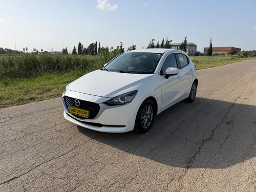 Mazda 2, 2023, фото
