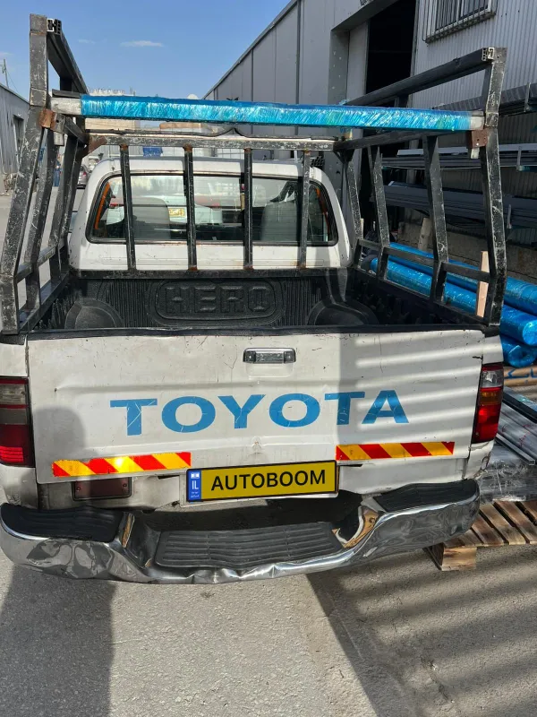 Toyota Hilux 2nd hand, 2002, private