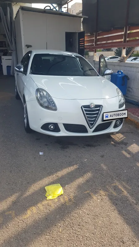 Alfa Romeo Giulietta 2ème main, 2014, main privée