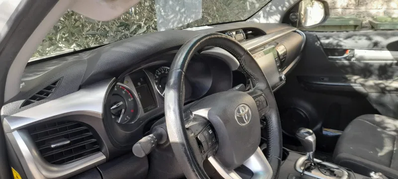 Toyota Hilux 2nd hand, 2022