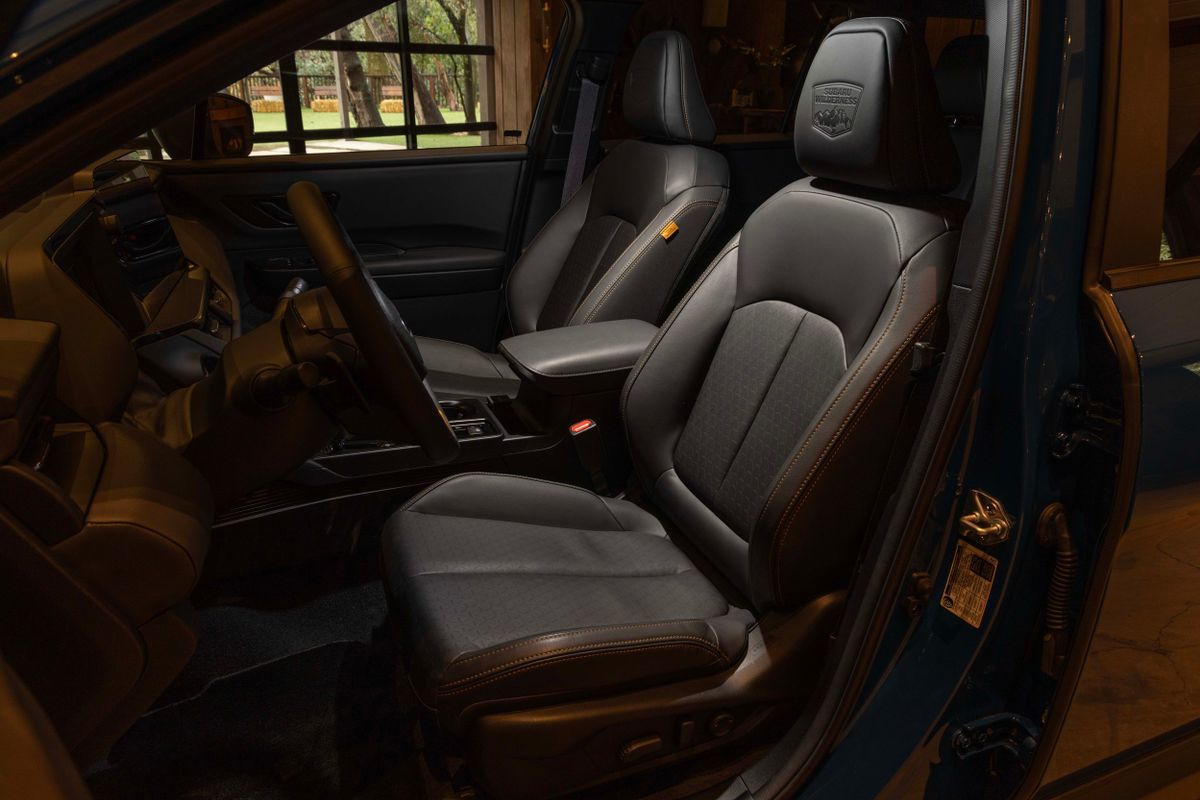 Subaru Outback 2025. Передние сидения. Внедорожник 5 дв., 7 поколение