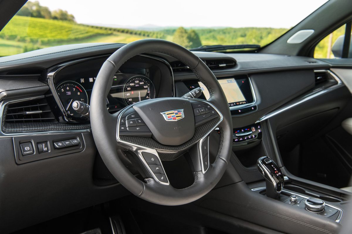 Cadillac XT5 2019. Volant. VUS 5-portes, 1 génération, restyling