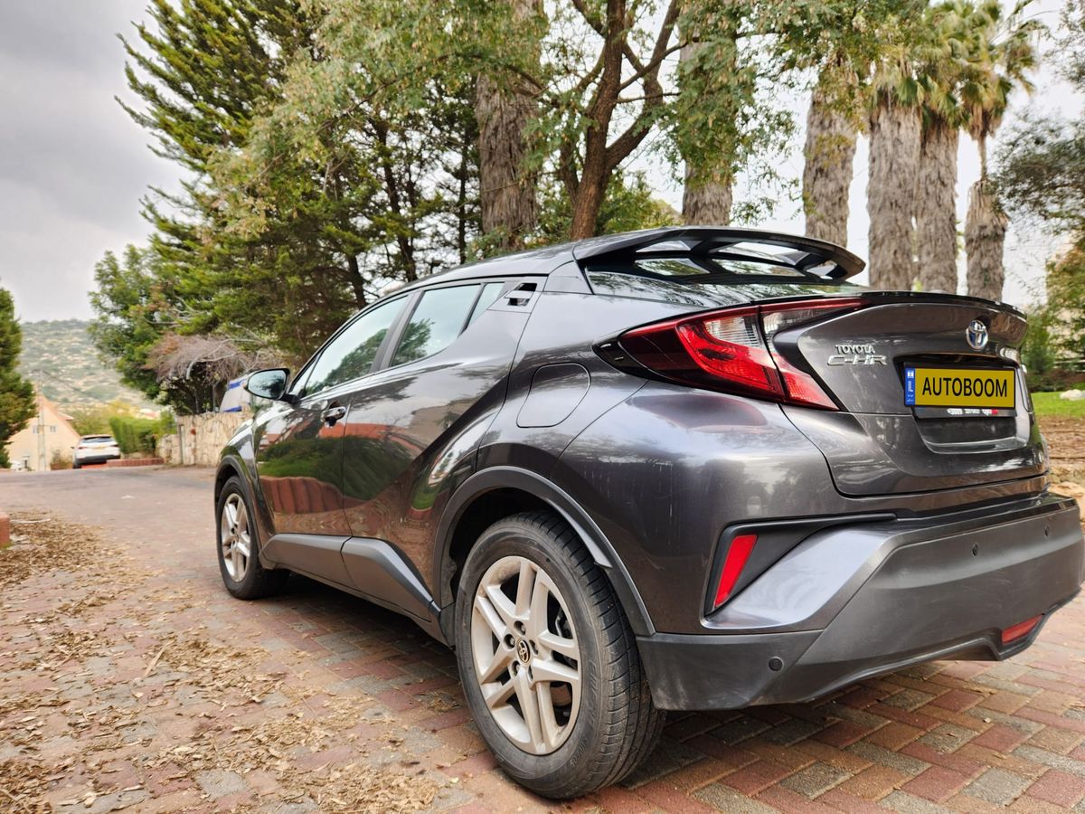Toyota C-HR 2ème main, 2022, main privée