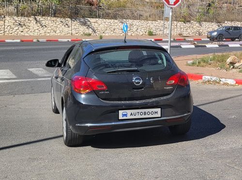 Opel Astra 2nd hand, 2014