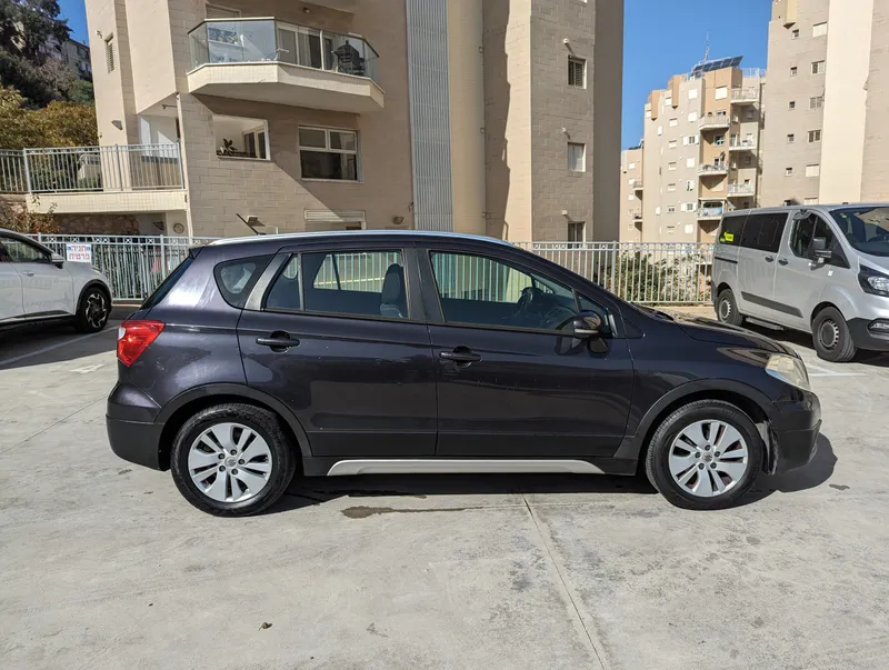 Suzuki SX4 2ème main, 2014, main privée