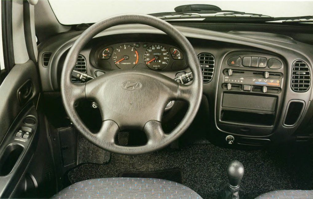 Hyundai H200 1997. Dashboard. Minivan, 1 generation