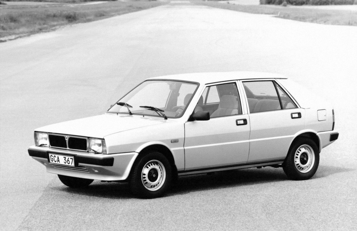 Saab 600 1980. Carrosserie, extérieur. Hatchback 5-portes, 1 génération