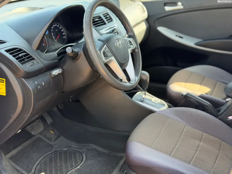 Hyundai i25 2ème main, 2012, privée