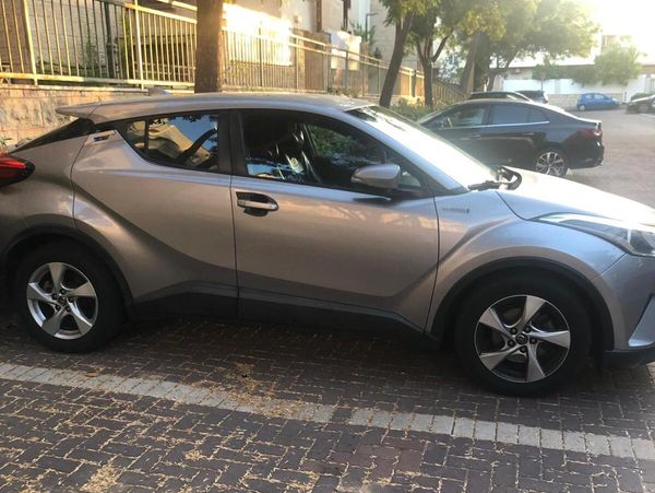 Toyota C-HR 2ème main, 2017, main privée