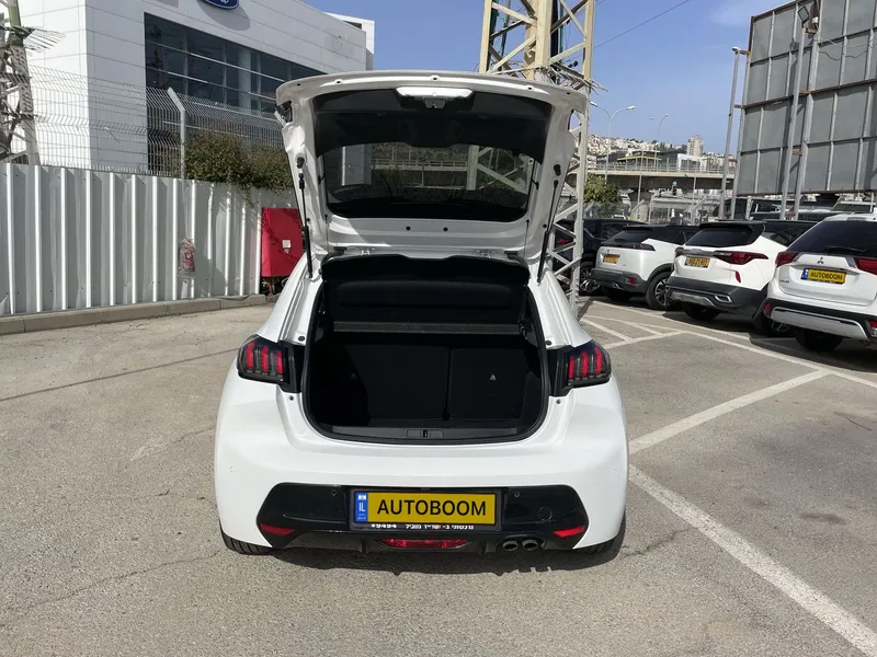 Peugeot 208 2nd hand, 2021, private hand