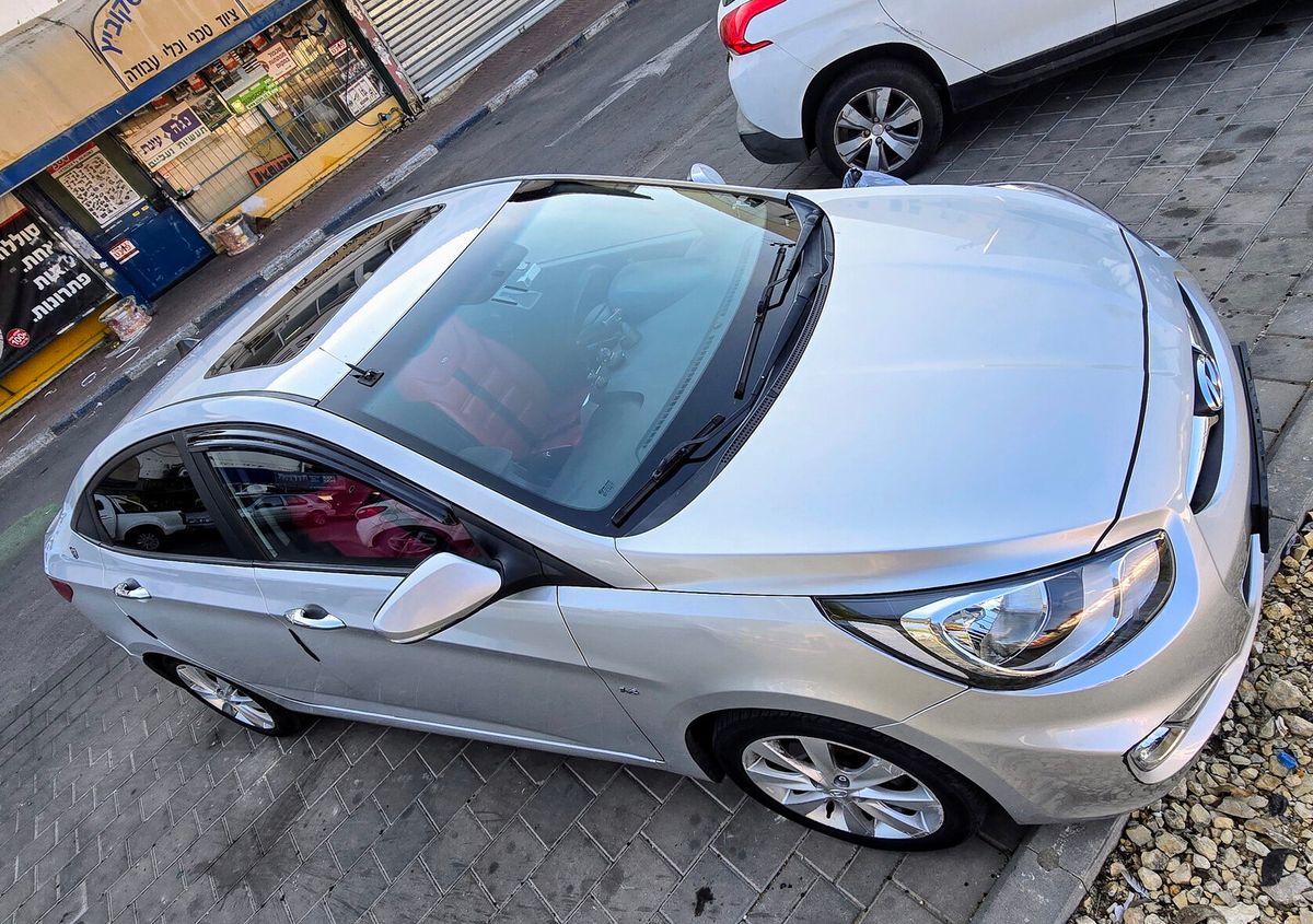 Hyundai i25 2ème main, 2012, main privée