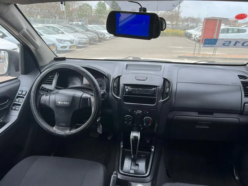 Isuzu D-Max 2nd hand, 2015