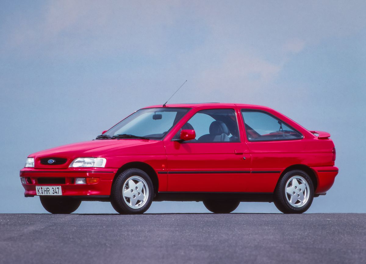 Ford Escort 1991. Carrosserie, extérieur. Hatchback 3-portes, 5 génération, restyling 1