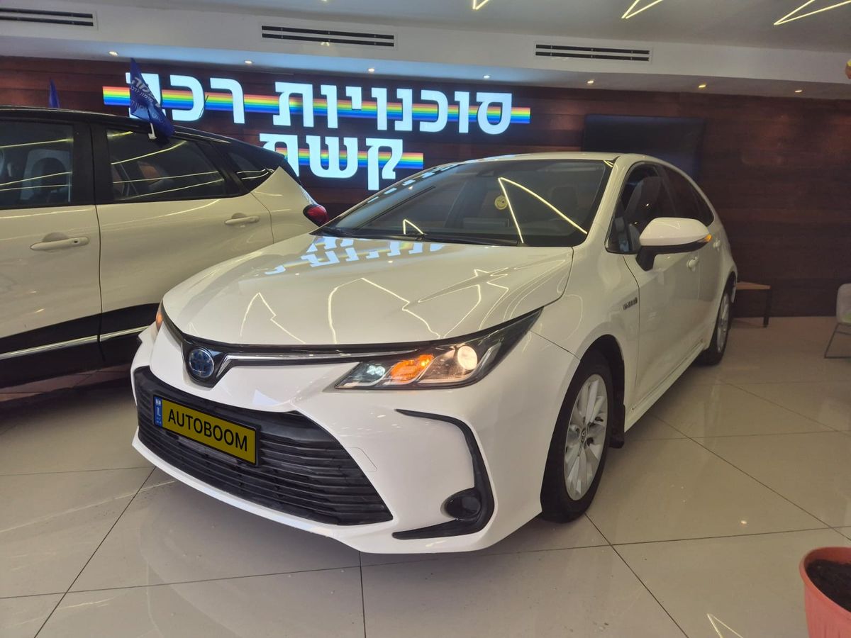 Toyota Corolla с пробегом, 2021