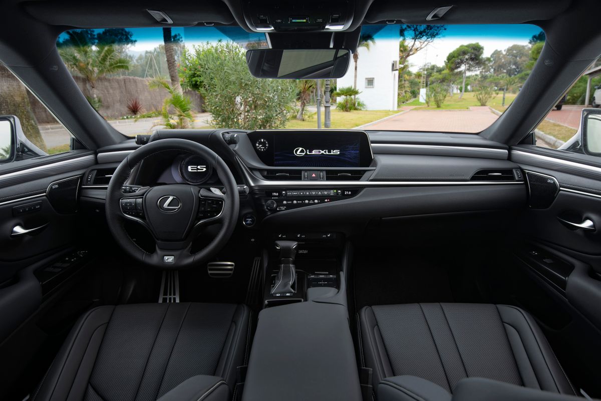 Lexus ES 2018. Front seats. Sedan, 7 generation
