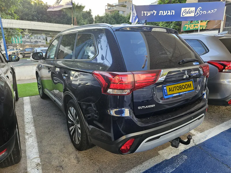 Mitsubishi Outlander с пробегом, 2020