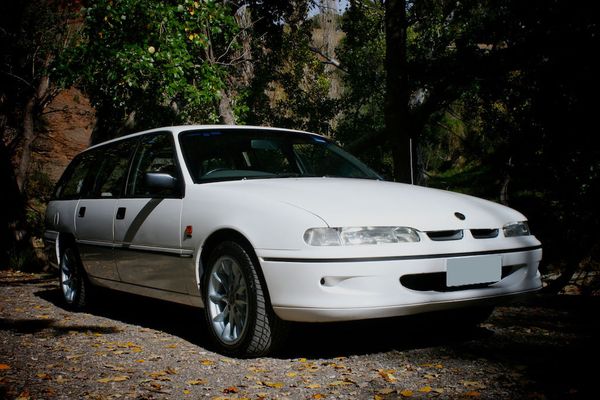 Holden Commodore 1990. Carrosserie, extérieur. Break 5-portes, 2 génération