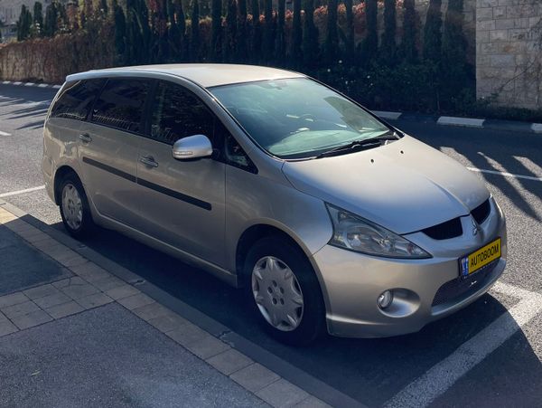 Mitsubishi Grandis 2nd hand, 2011, private hand