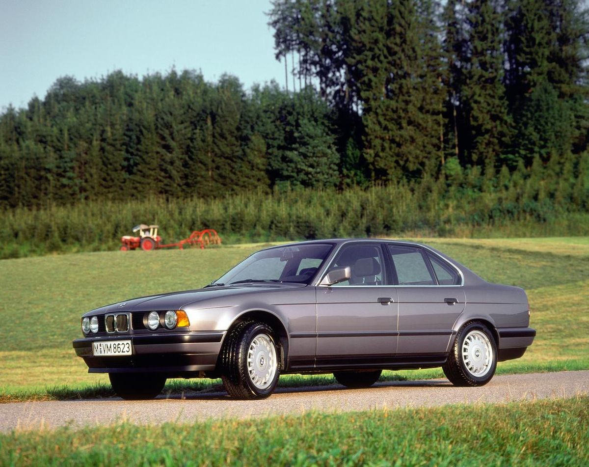BMW M5 1988. Carrosserie, extérieur. Berline, 2 génération