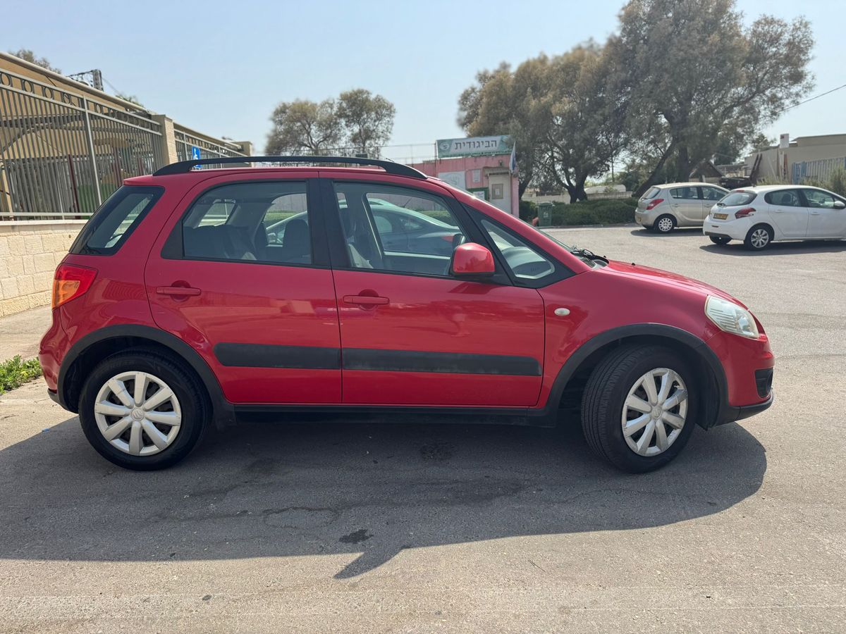 סוזוקי SX4 יד 2 רכב, 2013, פרטי