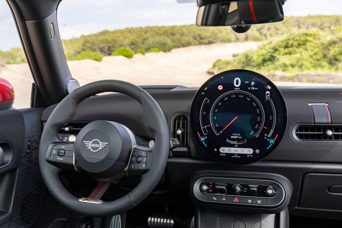 MINI Cooper 2023. Панель приборов. Мини 3 двери, 4 поколение