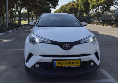 Toyota C-HR с пробегом, 2019