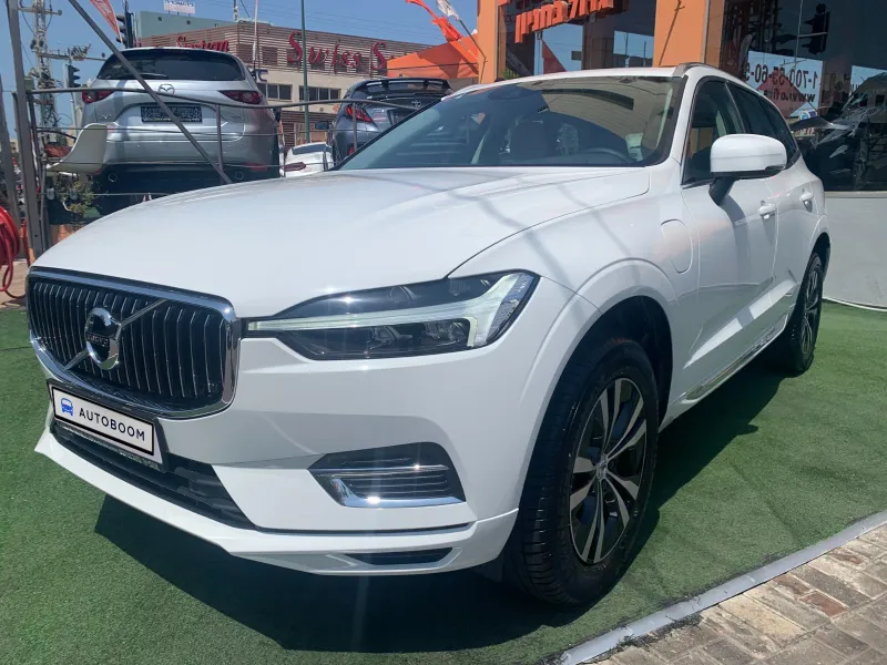 Volvo XC60 new car, 2021