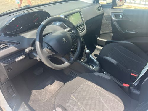 Peugeot 208 2nd hand, 2014, private hand