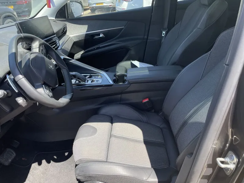 Peugeot 3008 с пробегом, 2022