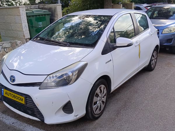 Toyota Yaris с пробегом, 2013, частная рука