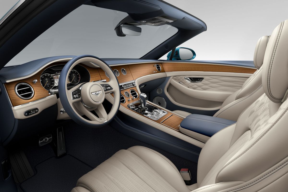 Bentley Continental GT 2023. Siéges avants. Cabriolet, 3 génération, restyling