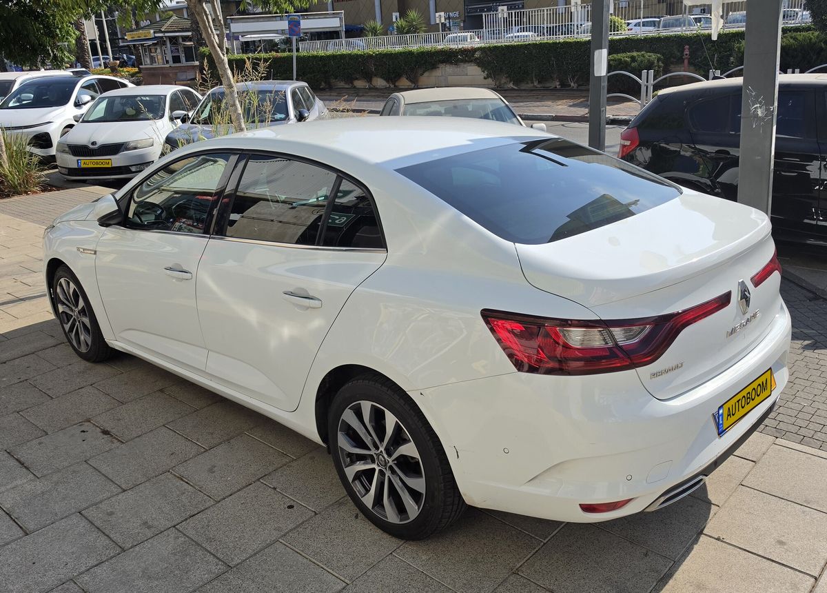Renault Megane 2nd hand, 2022, private
