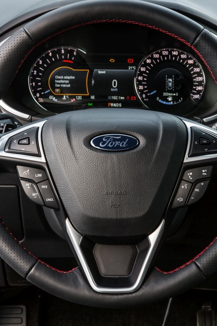 Ford Edge 2018. Tableau de bord. VUS 5-portes, 2 génération, restyling