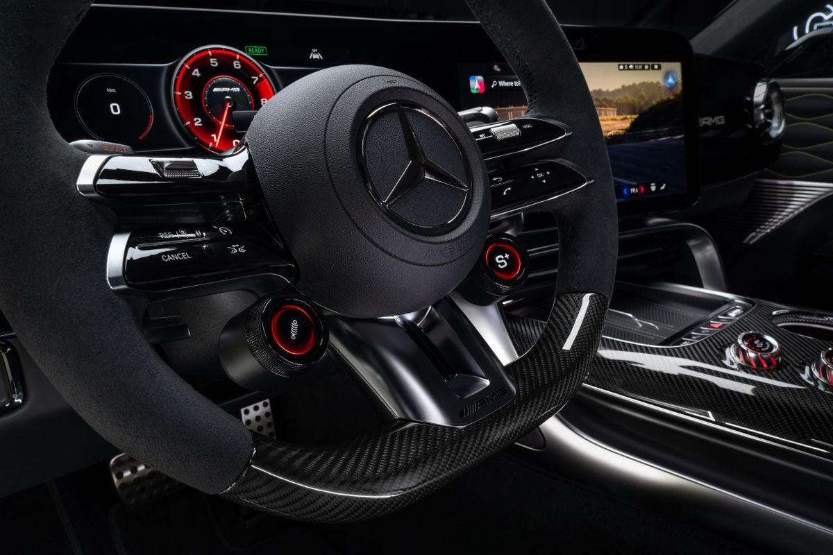 Mercedes AMG GT. Руль.