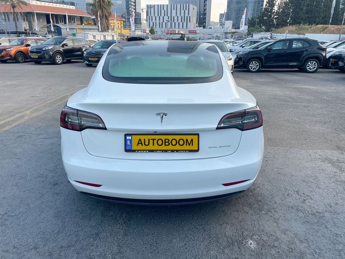 Tesla Model 3 2nd hand, 2021, private