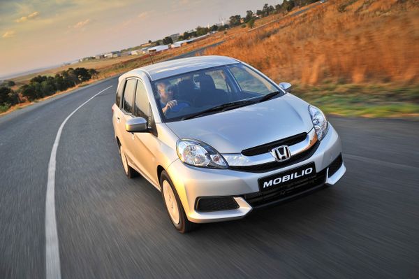 Honda Mobilio 2013. Carrosserie, extérieur. Compact Van, 2 génération