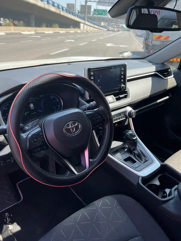 Toyota RAV4 2nd hand, 2021, private hand