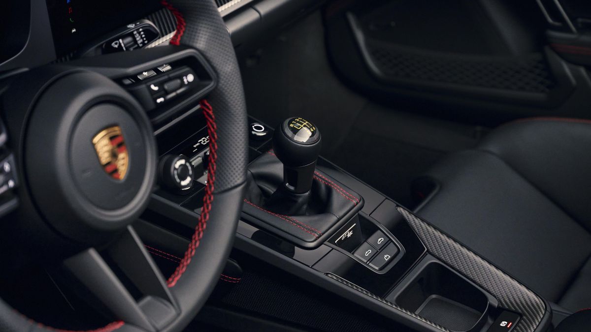 פורשה 911 GT3 ‏2024. קונסולה מרכזית. 4 דור, שדרוג