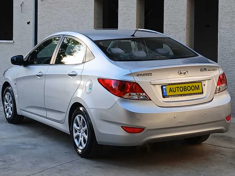 Hyundai i25 с пробегом, 2012, частная рука
