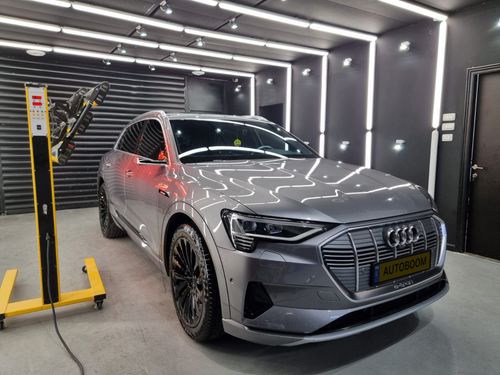 Audi Q8 e-tron, 2020, photo