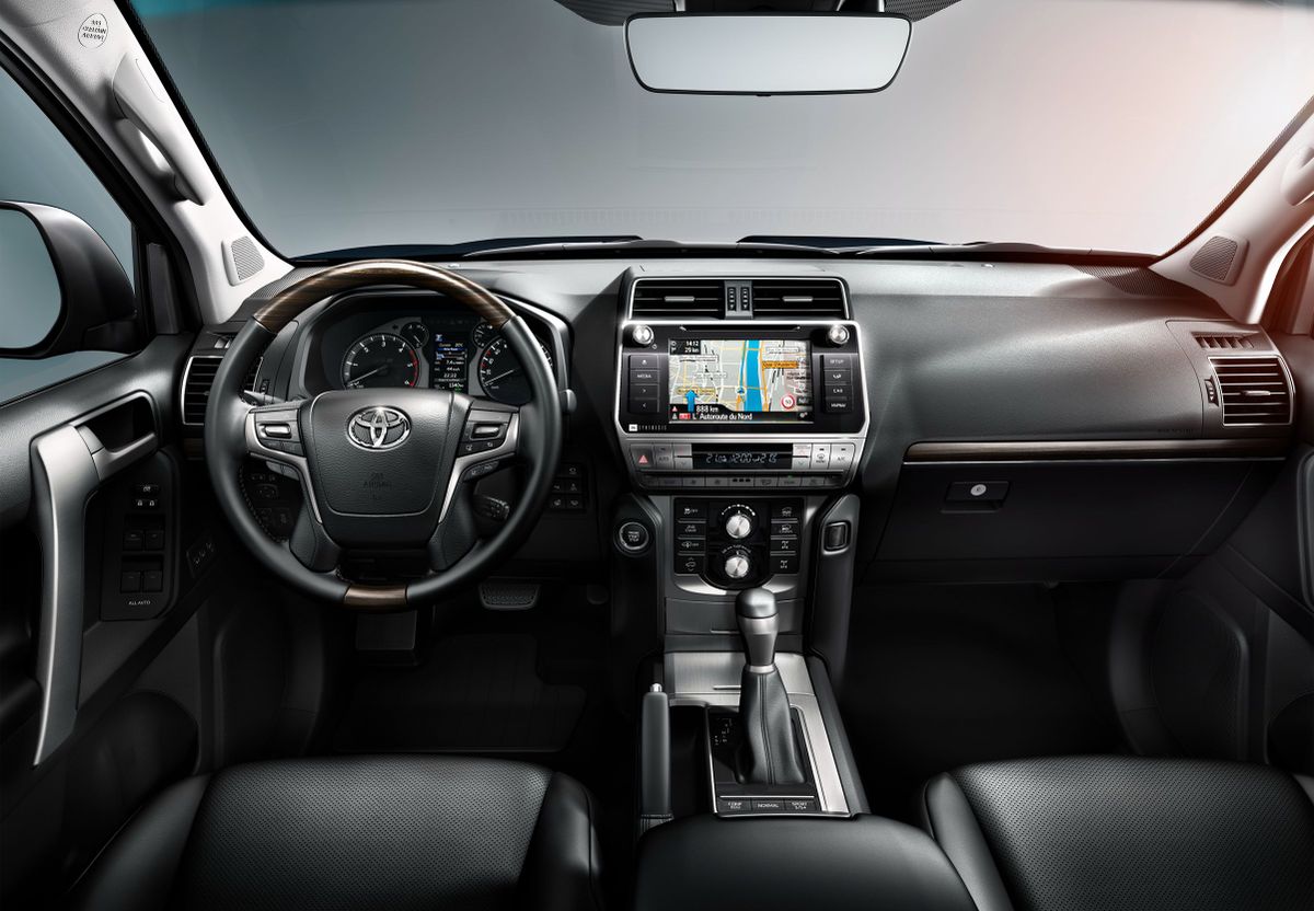 Toyota Land Cruiser 2017. Front seats. SUV 5-doors, 4 generation, restyling 2