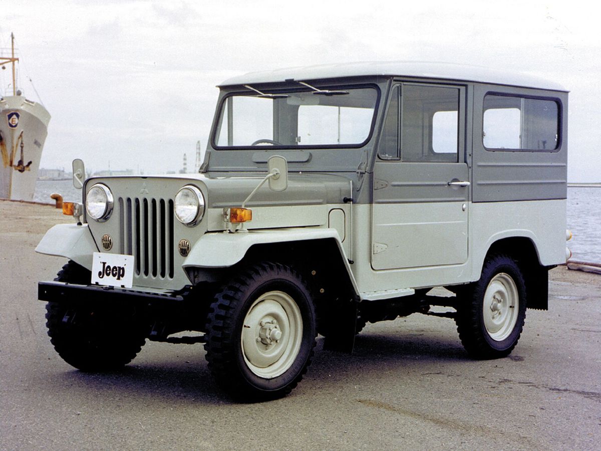 מיצובישי  ג'יפ J 1952. מרכב, צורה. רכב שטח 3 דלתות, 1 דור