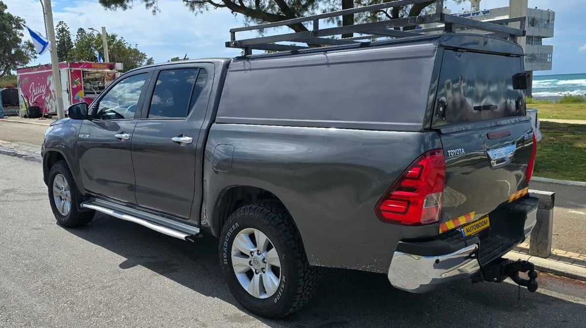 Toyota Hilux с пробегом, 2017, частная рука