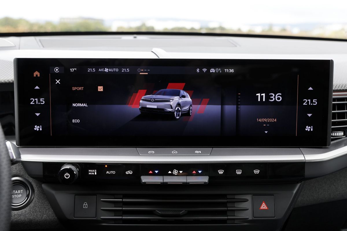 Opel Grandland 2024. Мультимедиа. Внедорожник 5 дв., 2 поколение