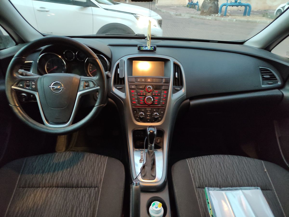 Opel Astra 2nd hand, 2014, private hand