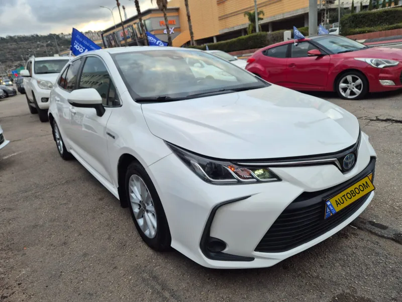 Toyota Corolla с пробегом, 2021