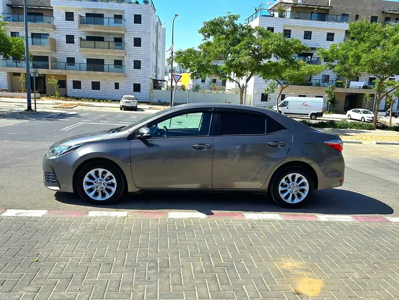 Toyota Corolla 2nd hand, 2017, private hand