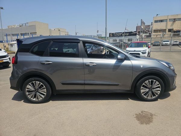 Kia Niro Plus 2nd hand, 2022, private hand